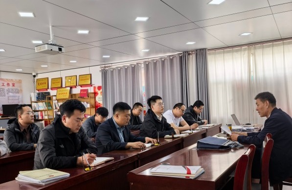 ?以案为鉴 筑牢清静防地—钻探分公司深入项目部开展清静事故案例警示教育.jpg